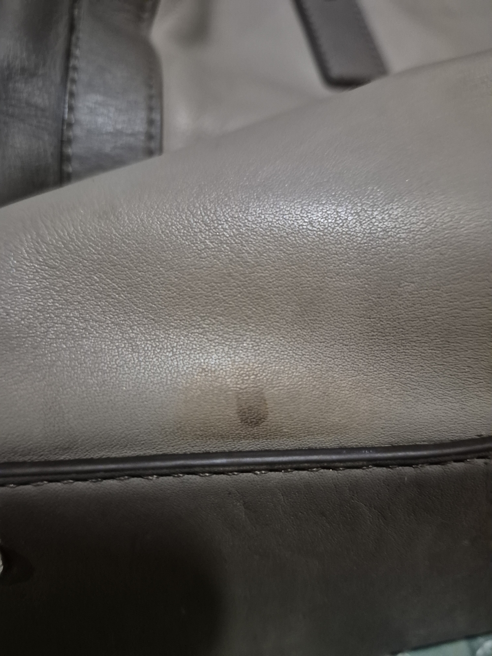 Michael Kors Hamilton Tote - Picture 12 of 13